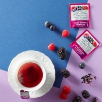 AUGĻU TĒJA AHMAD MIXED BERRIES, MAISIŅOS FOLIJA APLOKSNĒS (000055)